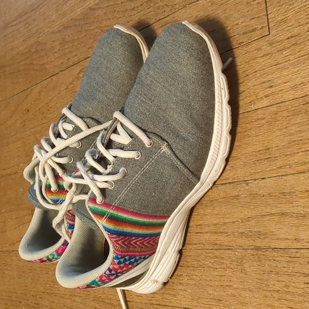 Gray Inkkas sneakers